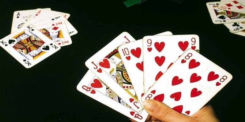 Kinh nghiệm đánh bài tiến lên tại cổng game Bay247 từ cao thủ lâu năm